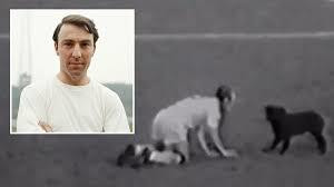 1962: Một chú chó hoang chạy vào sân ở trận Brazil-Anh, tiền đạo Jimmy Greaves đã bế chú chó lên và có kết cục ra sao?