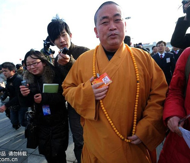 Lộ diện người phụ nữ được cho là nhân tình của sư phụ Thiếu Lâm Tự ảnh 1