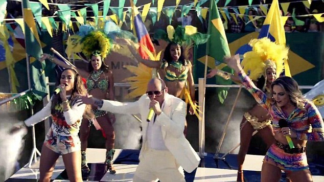 [Video] J-Lo, Pitbull lắc hông cuồng nhiệt trong MV "We Are One" ảnh 1