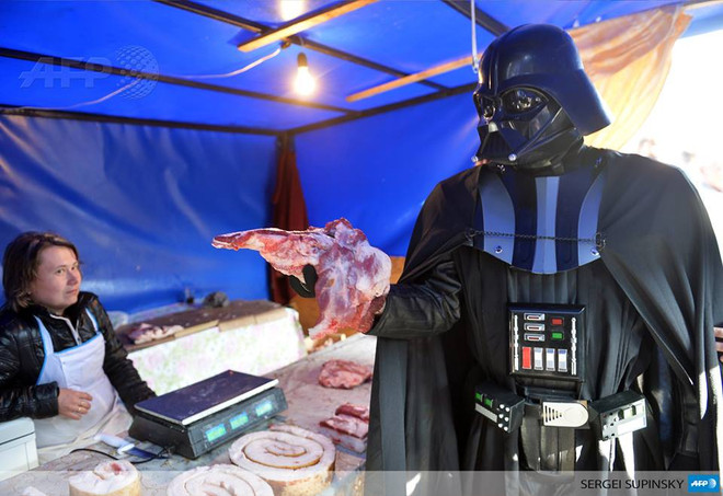 Không được ứng cử tổng thống, Darth Vader thách Putin ảnh 1