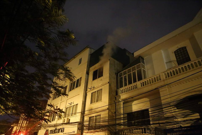 Hà Nội: Cháy kho chứa đồ công ty May Nhà Bè trên phố Lạc Trung ảnh 3