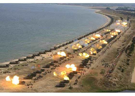 Cận cảnh lãnh đạo Triều Tiên Kim Jong-un thị sát tập trận ảnh 10