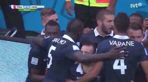 "Quỷ lùn" của đội tuyển Pháp còn thấp hơn cả Lionel Messi ảnh 3