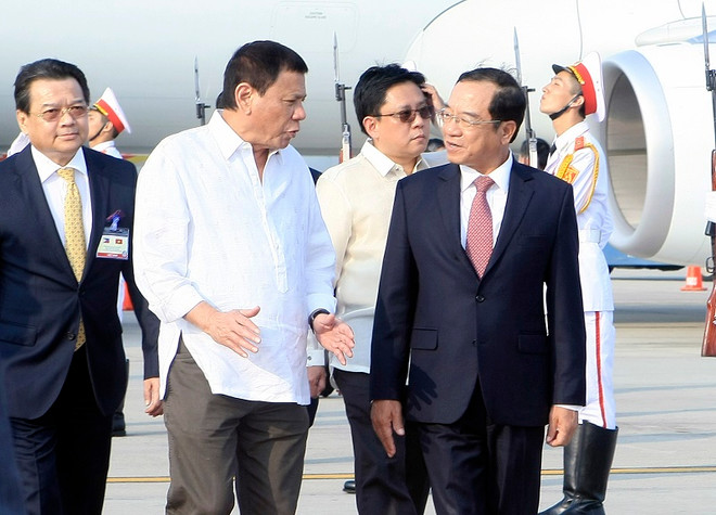 Tổng thống Philippines Duterte đã đến Nội Bài, bắt đầu thăm Việt Nam ảnh 4