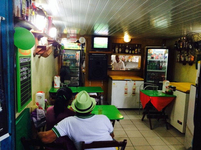 Gặp những người hàng xóm cũ của huyền thoại Ronaldo "béo" ảnh 1