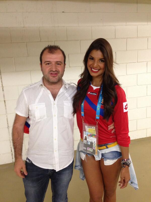 Nữ phóng viên xinh đẹp của Costa Rica gây sốt tại World Cup ảnh 3