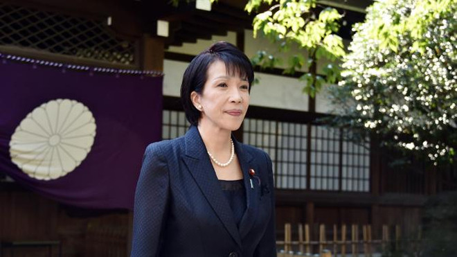 Bộ trưởng Nội vụ và Thông tin Nhật Bản Sanae Takaichi đã đến viếng đền Yasukuni (Nguồn: AFP) Bộ trưởng Nhật viếng đền Yasukuni, tàu Trung Quốc trả đũa ảnh 1