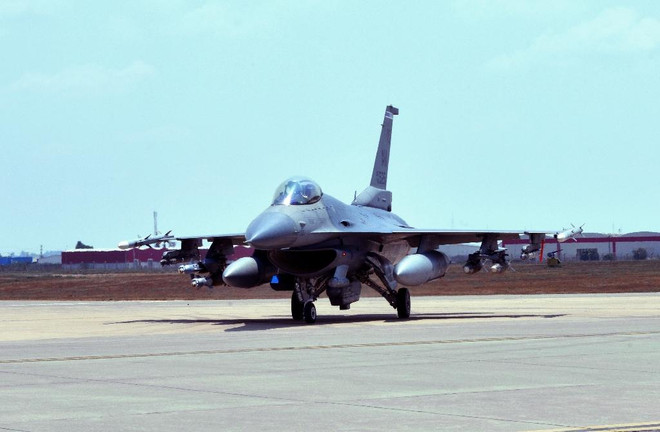 F-16 của Thổ Nhĩ Kỳ "nằm im" sau khi Nga đưa S-400 tới Syria ảnh 1