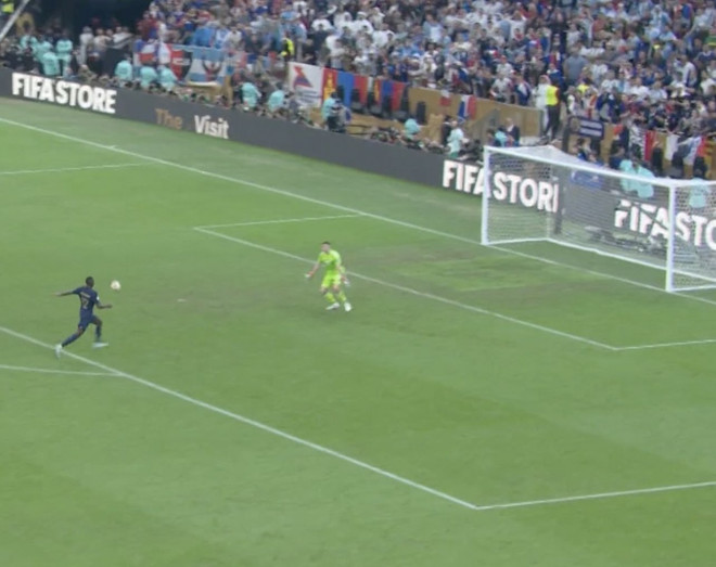 Thủ môn Emi Martinez của Argentina bị chỉ trích vì ăn mừng phản cảm ảnh 2