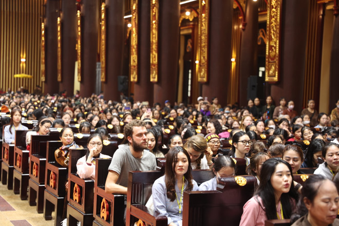 Lễ khai hội Xuân Yên Tử thu hút đông đảo du khách và các Phật tử. (Ảnh: Hoài Nam/Vietnam+) vnp_2.JPG