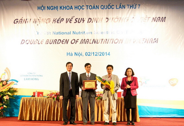 Trao giải thưởng cho đóng góp xuất sắc trong lĩnh vực dinh dưỡng ảnh 1