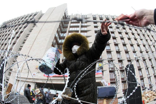 Nga cảnh báo Ukraine chớ can thiệp vũ trang vào miền Đông ảnh 1