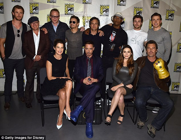 Dàn siêu anh hùng của "The Avengers" đổ bộ xuống Comic Con ảnh 1