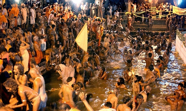 Ấn Độ: 27 người chết vì giẫm đạp để được tắm sông thiêng ảnh 1