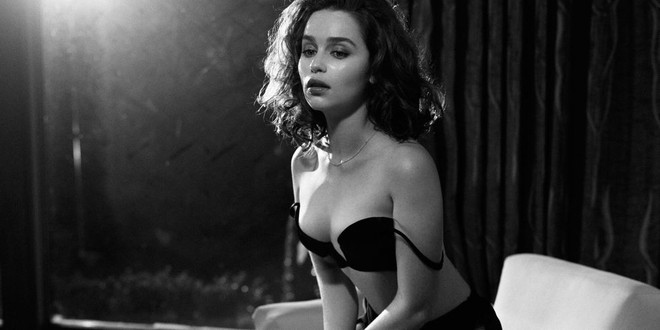 "Mẹ rồng" Emilia Clarke là người phụ nữ gợi cảm nhất hành tinh ảnh 1