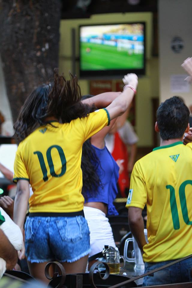 Muôn mặt kiểu xem đội nhà Brazil thi đấu tại Belo Horizonte ảnh 5