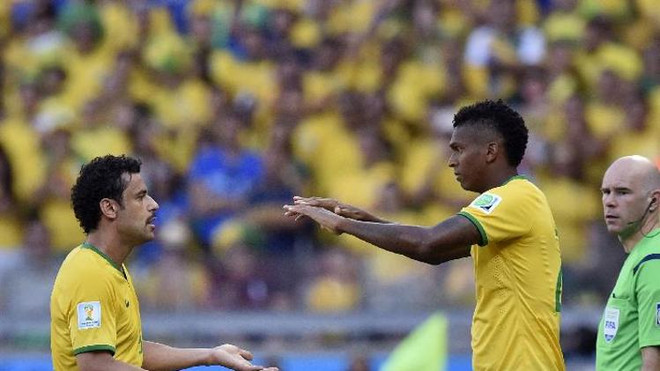 Scolari đang làm "cách mạng lùi" với Brazil ở World Cup? ảnh 1