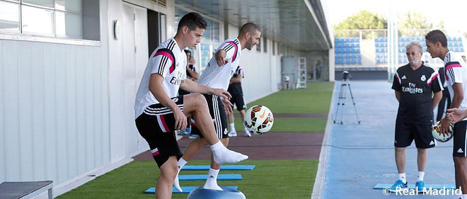 Tân binh James Rodriguez lần đầu tập cùng Real Madrid ảnh 1