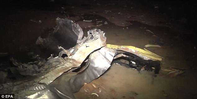 Hình ảnh đầu tiên từ hiện trường vụ rơi máy bay của Algeria ảnh 4