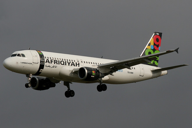 Máy bay của hãng Afriqiyah Airways Tin nóng: Máy bay chở 118 người của Libya bị không tặc khống chế ảnh 1