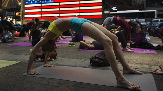 Một bang ở Mỹ có thể cấm mặc quần Yoga ra ngoài vì "dung tục" ảnh 1