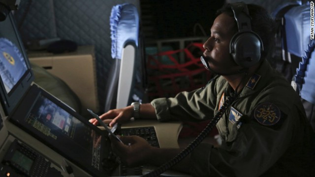 Chuyên gia hàng không: Vụ QZ8501 không bí ẩn như vụ MH370 ảnh 1