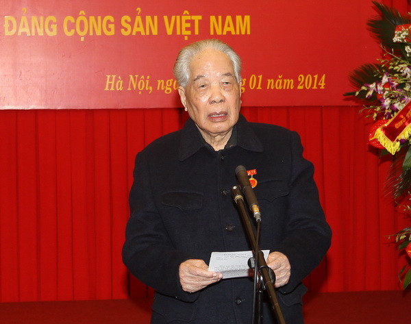 Trao Huy hiệu 75 năm tuổi Đảng cho nguyên Tổng Bí thư Đỗ Mười ảnh 3