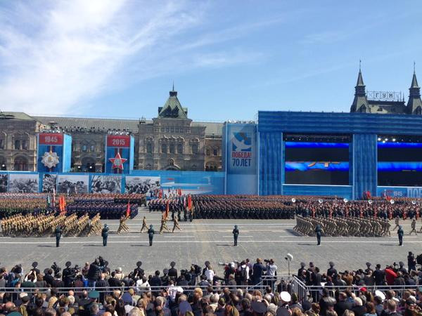 Những khoảnh khắc hiếm có trong lễ duyệt binh trên Quảng trường Đỏ ảnh 2