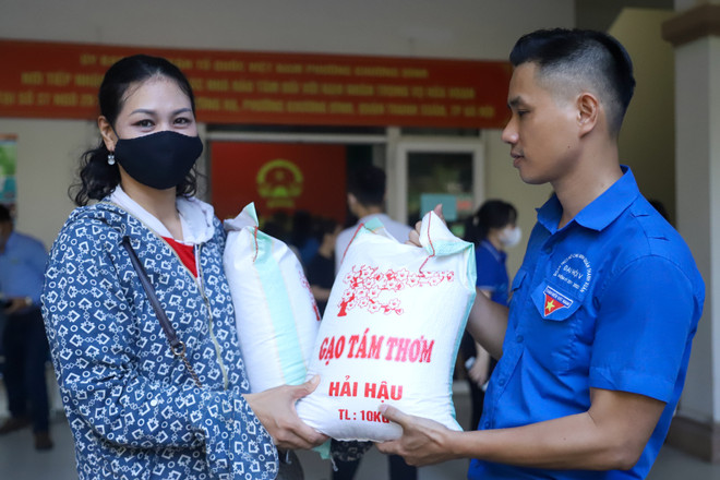 Trao hỗ trợ tới gia đình các nạn nhân trong vụ cháy chung cư Khương Hạ ảnh 5