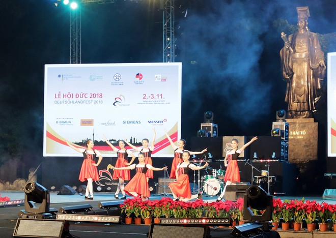 Hàng nghìn người dân thủ đô hào hứng với Lễ hội Đức 2018 ảnh 1