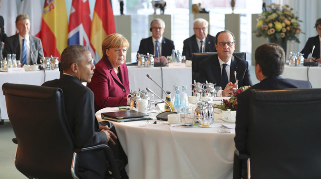 Ông Obama hội đàm với các nhà lãnh đạo châu Âu (Nguồn: Reuters) Obama và các lãnh đạo châu Âu nhất trí tiếp tục trừng phạt Nga ảnh 1