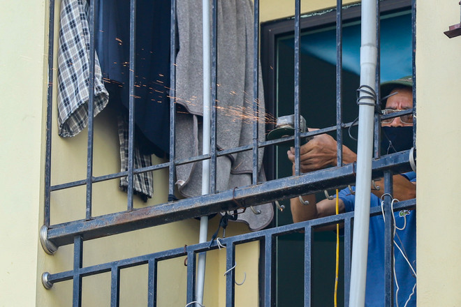 Hà Nội: Nhiều nhà trọ cắt “chuồng cọp,” mở lối thoát đề phòng hỏa hoạn ảnh 1