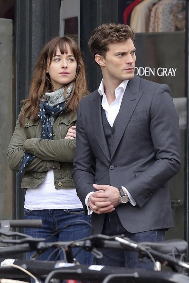 Tập đầu tiên của phim người lớn “50 sắc thái” ra poster ảnh 2