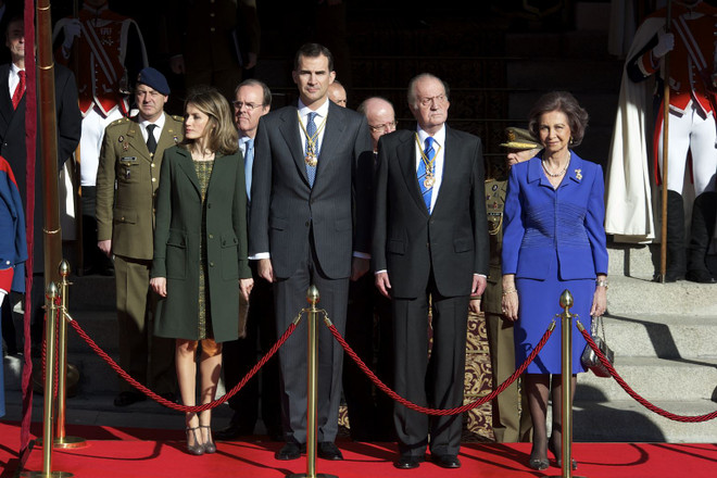 Vua Tây Ban Nha Juan Carlos sẽ thoái vị, truyền ngôi cho con ảnh 1