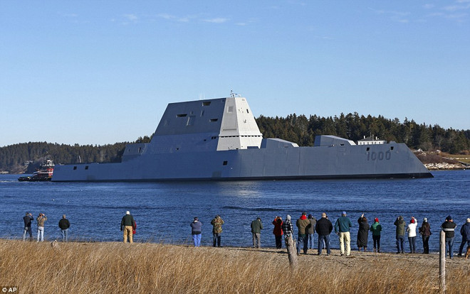 Tàu khu trục khổng lồ USS Zumwalt của Mỹ mạnh cỡ nào? ảnh 1