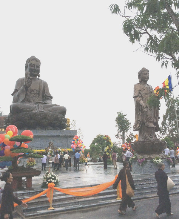 [Photo] Tượng Phật Thích Ca Mâu Ni bằng đồng lớn nhất ĐNÁ ảnh 1