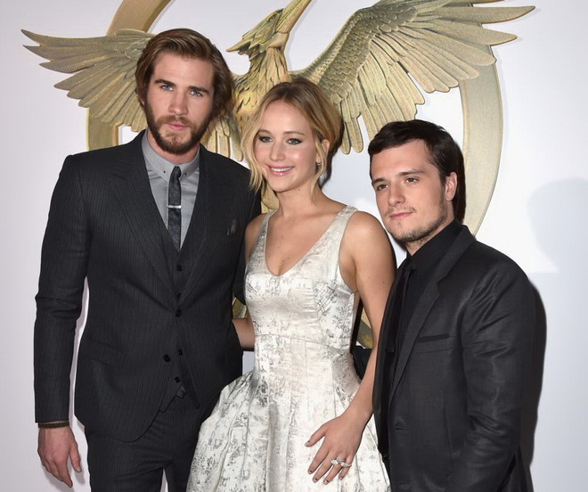 Liam Hemsworth khó chịu mỗi khi phải hôn Jennifer Lawrence ảnh 1
