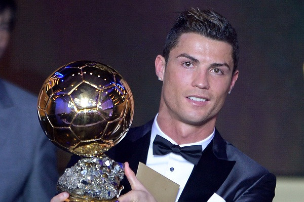 Dù nói Cristiano Ronaldo xứng đáng giành Quả bóng Vàng, song Stoichkov cho rằng quá trình bầu chọn có nhiều điểm bất thường (Nguồn: AFP/TTXVN) "Cuộc bầu chọn Quả bóng Vàng có nhiều bất thường" ảnh 1