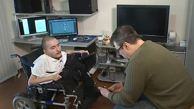 Lộ diện người đầu tiên phẫu thuật ghép đầu trên thế giới ảnh 1