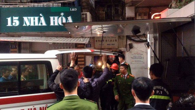 Hà Nội: Xác nhận có một người chết trong vụ cháy ở phố Bát Đàn ảnh 1