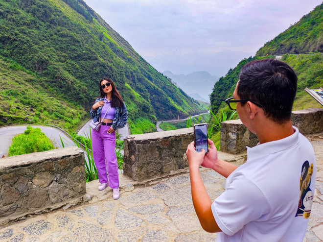 Những điểm 'check-in' không thể bỏ lỡ khi đến Lễ hội hoa tam giác mạch ảnh 2