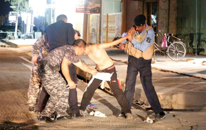 Rùng mình với cảnh cậu bé 11 tuổi định đánh bom tự sát ảnh 1