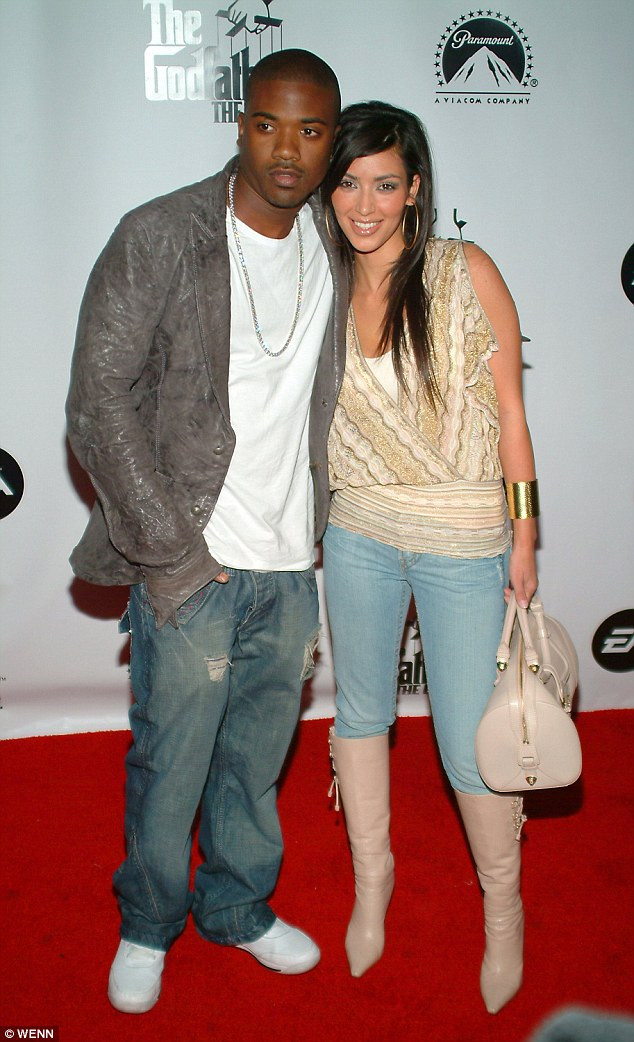 Kim Kardashian đã kiếm được hàng triệu USD nhờ... băng sex ảnh 1