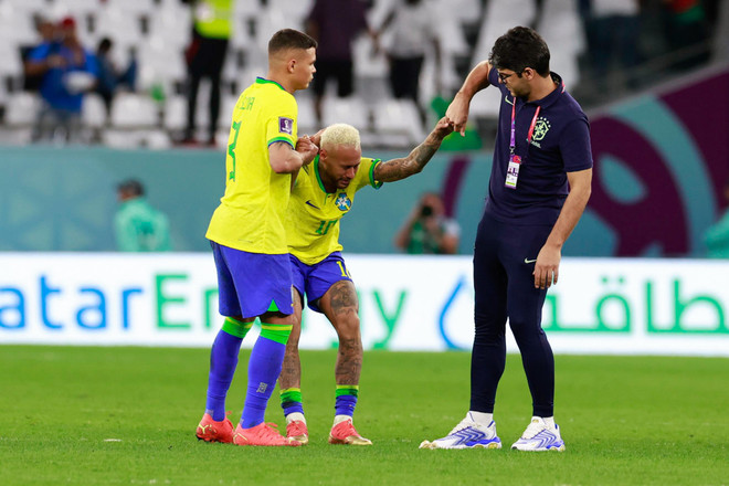[Photo] Nước mắt lăn dài trên má Neymar, Brazil chia tay World Cup ảnh 6