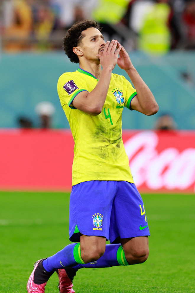 [Photo] Nước mắt lăn dài trên má Neymar, Brazil chia tay World Cup ảnh 9