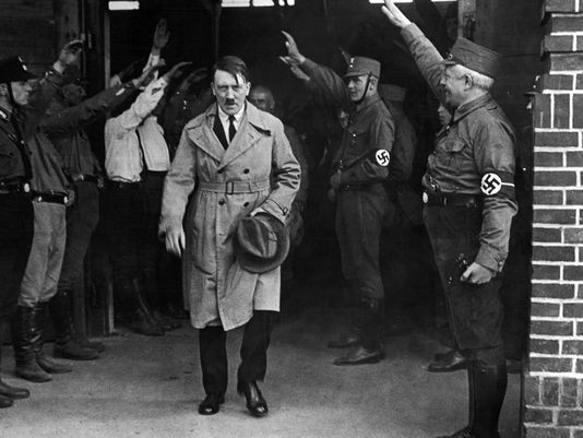 Trùm phátxít Đức Adolf Hitler đã trốn thuế hàng triệu USD? ảnh 1