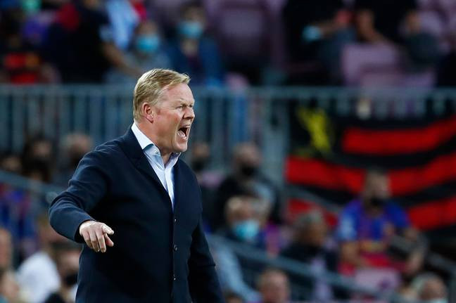 CĐV Barcelona nổi đóa đập xe của HLV Koeman sau trận thua Real Madrid ảnh 1