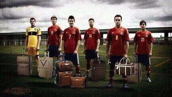 Ảnh chế các siêu sao Tây Ban Nha phải xách vali về nước sớm ảnh 1