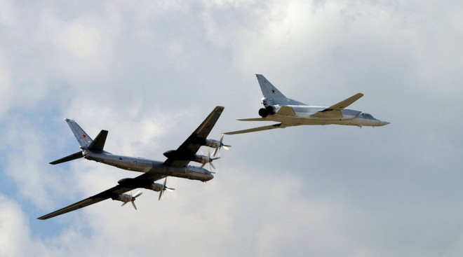 Nga lần đầu tung "hàng khủng" TU-95 dội bom mục tiêu IS ở Syria ảnh 1