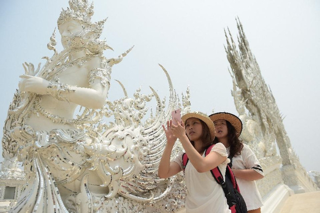 Du khách Trung Quốc "tè bậy," Thái Lan vẫn phải mỉm cười ảnh 1